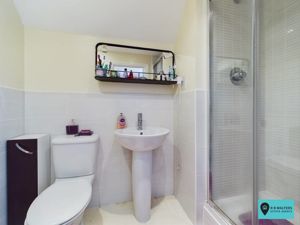 En Suite - click for photo gallery